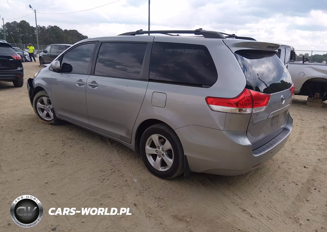 2011 Toyota Sienna Le V6 VIN:5TDKK3DC3BS043496 - 3