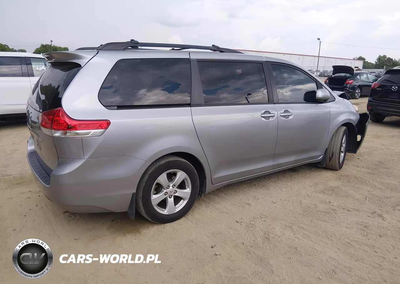 2011 Toyota Sienna Le V6 VIN:5TDKK3DC3BS043496 - 4