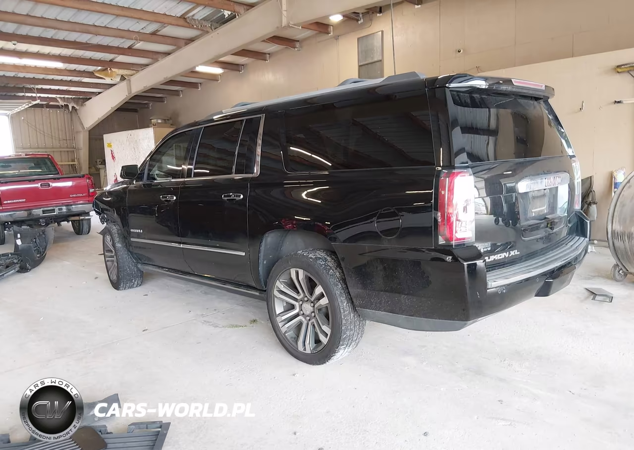 2017 GMC Yukon Xl Denali VIN:1GKS2HKJ8HR121264 - 3