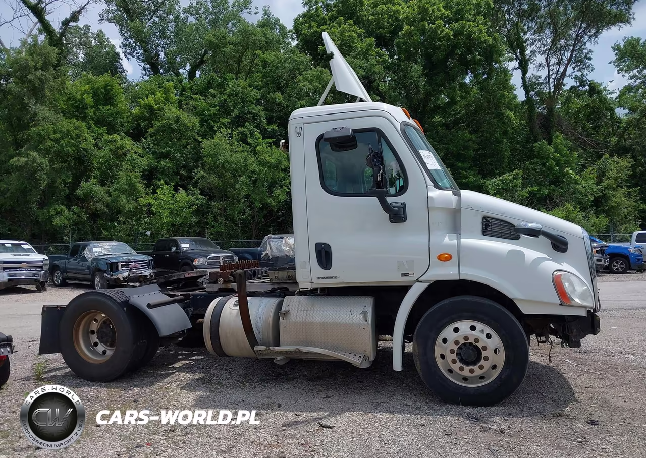 2012 Freightliner Cascadia 113 VIN:1FUBGADV2CSBS4923 - 15