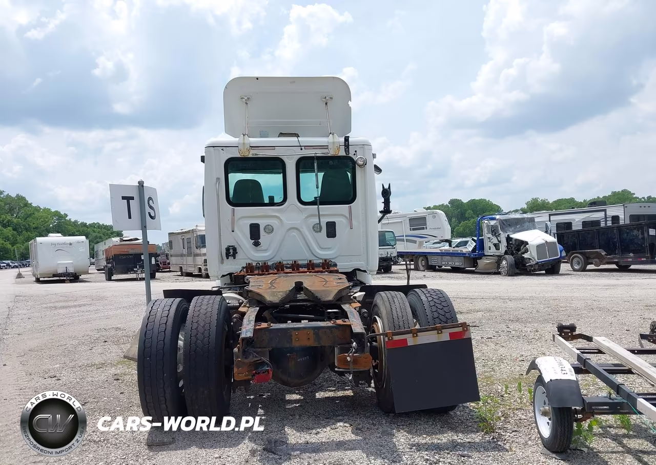 2012 Freightliner Cascadia 113 VIN:1FUBGADV2CSBS4923 - 17