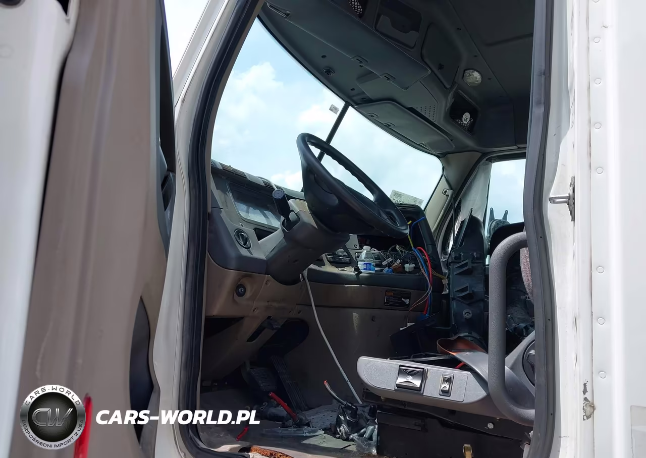 2012 Freightliner Cascadia 113 VIN:1FUBGADV2CSBS4923 - 6