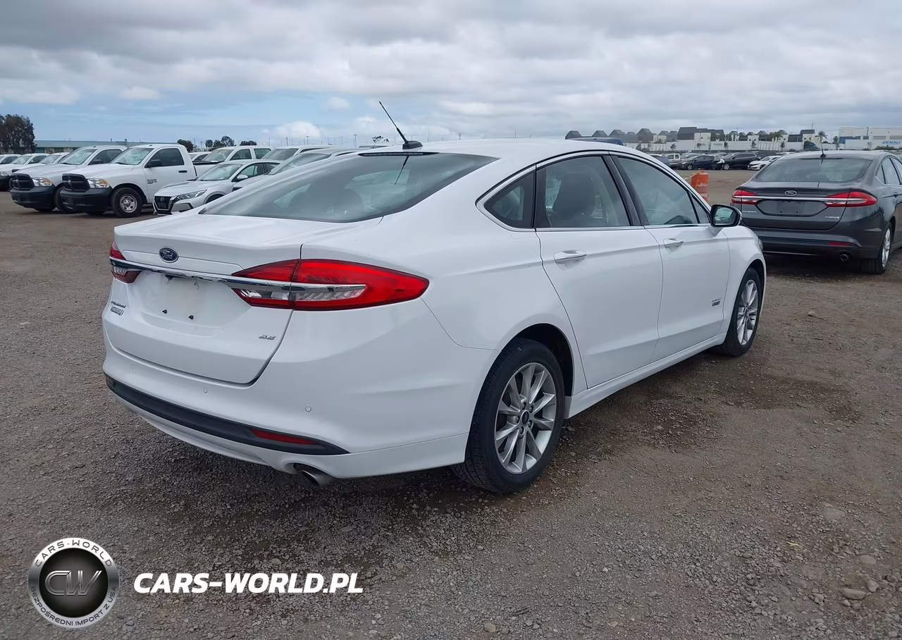 2018 Ford Fusion Energi Se Luxury VIN:3FA6P0PU3JR273620 - 4