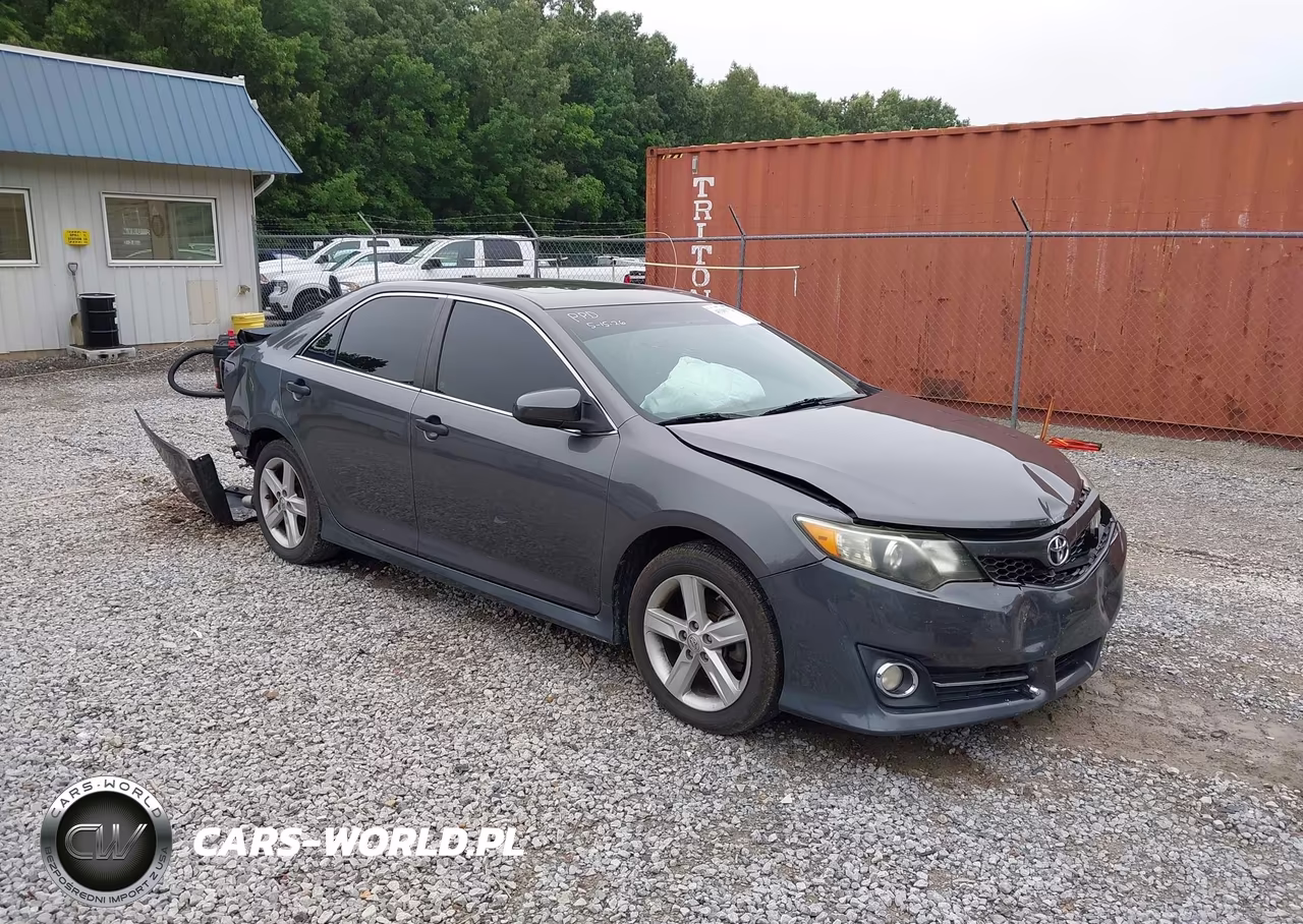 2013 Toyota Camry Se – zdjęcie 1 z 17