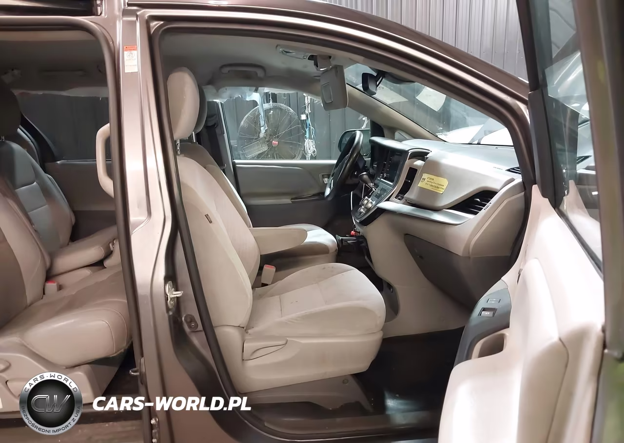 2020 Toyota Sienna Le VIN:5TDKZ3DC4LS087102 - 5