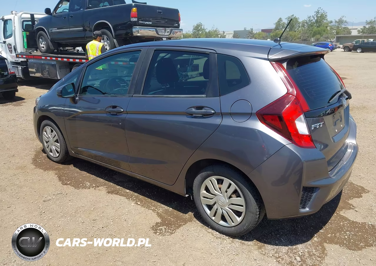 2015 Honda Fit Lx VIN:3HGGK5H51FM725023 - 3