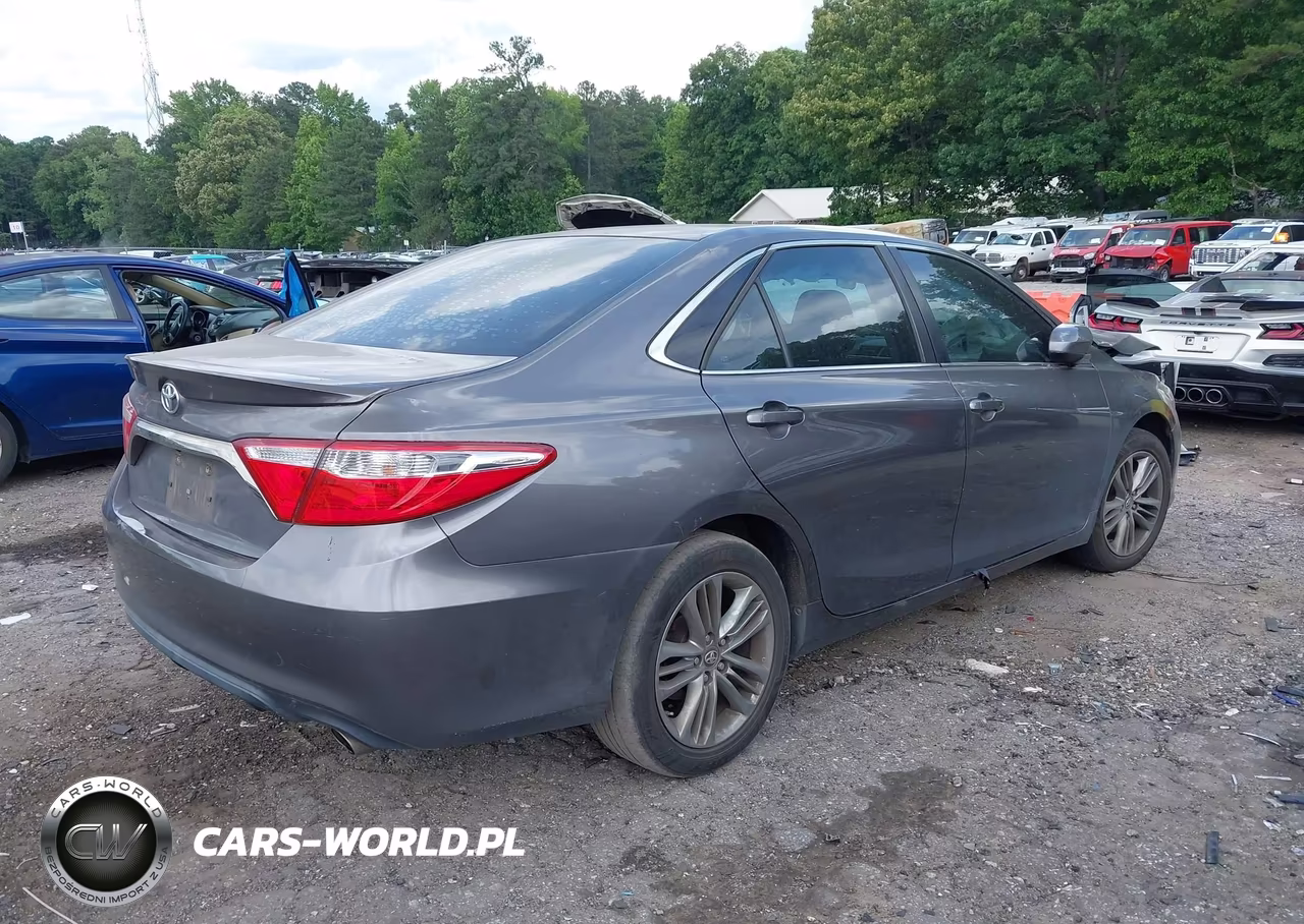 2015 Toyota Camry Se VIN:4T1BF1FKXFU114350 - 4