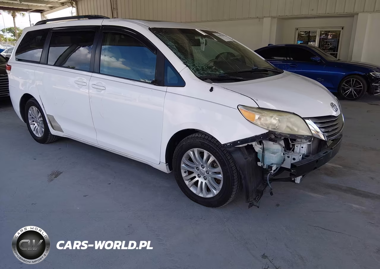 2012 Toyota Sienna Xle V6 8 Passenger