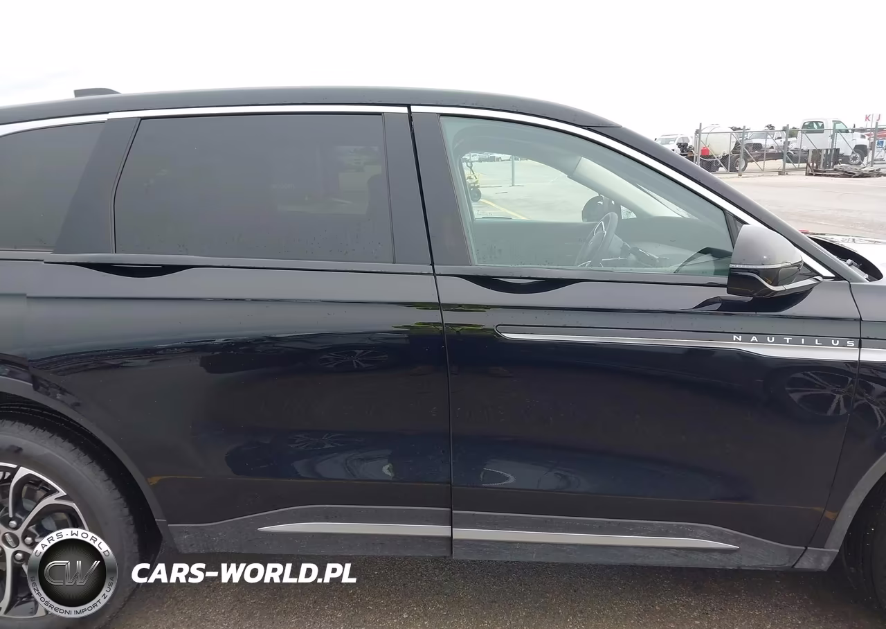 2026 Lincoln Nautilus Premiere VIN:5LMPJ8JA6TJ042018 - 13