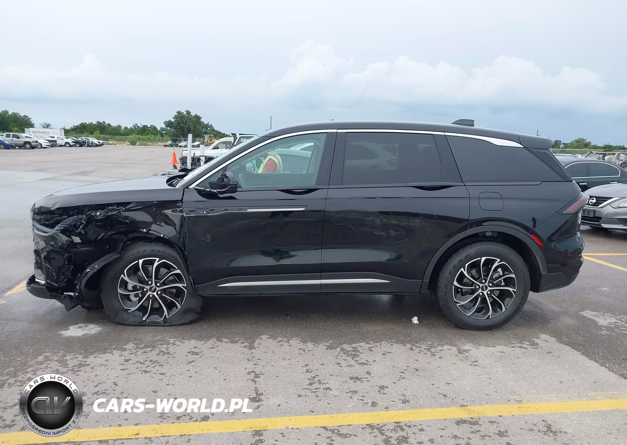 2026 Lincoln Nautilus Premiere VIN:5LMPJ8JA6TJ042018 - 14