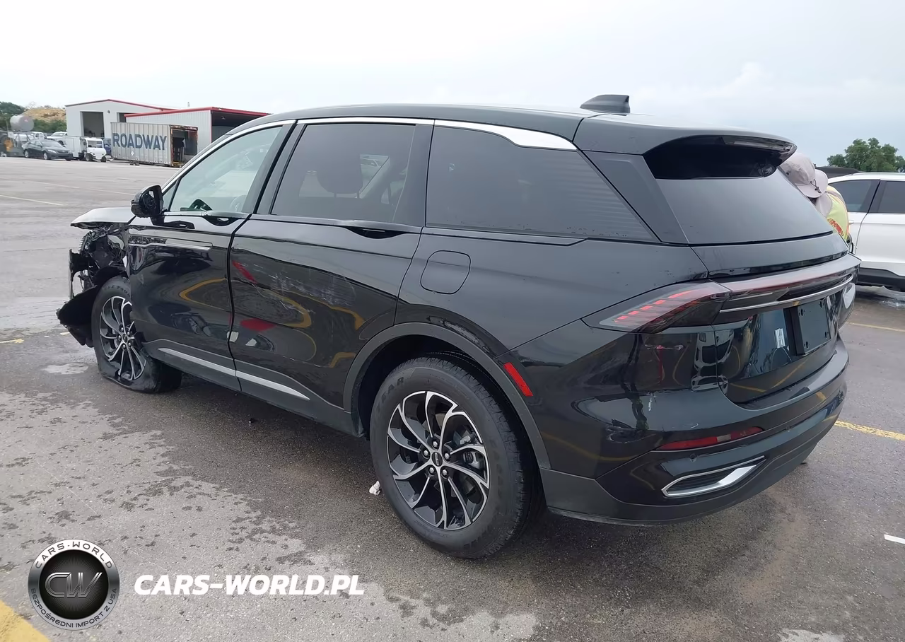 2026 Lincoln Nautilus Premiere VIN:5LMPJ8JA6TJ042018 - 3