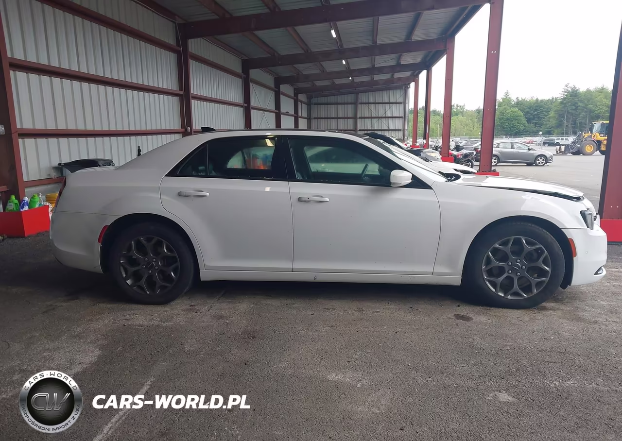 2016 Chrysler 300 300S VIN:2C3CCAGG2GH161912 - 13