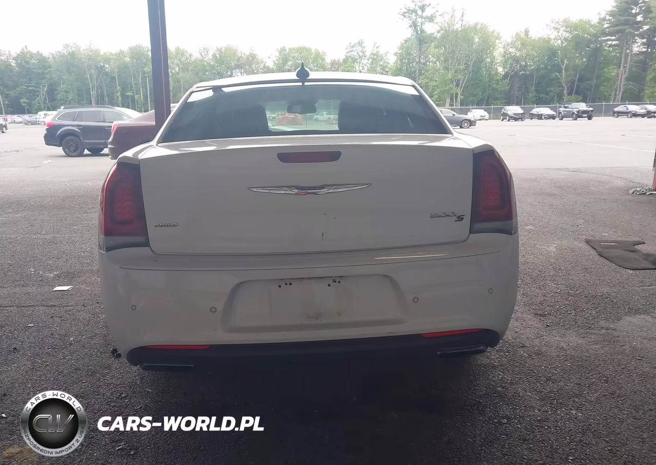 2016 Chrysler 300 300S VIN:2C3CCAGG2GH161912 - 16