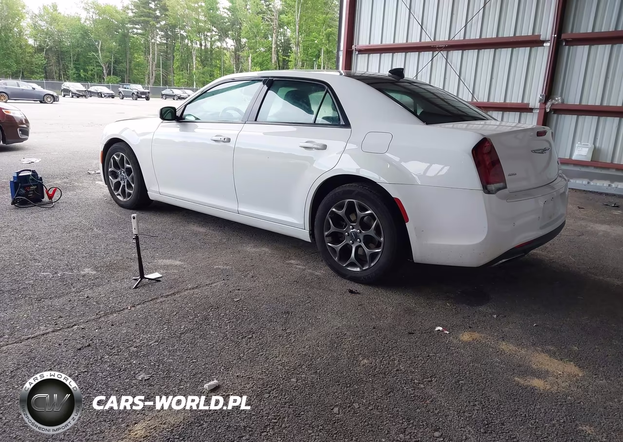 2016 Chrysler 300 300S VIN:2C3CCAGG2GH161912 - 3