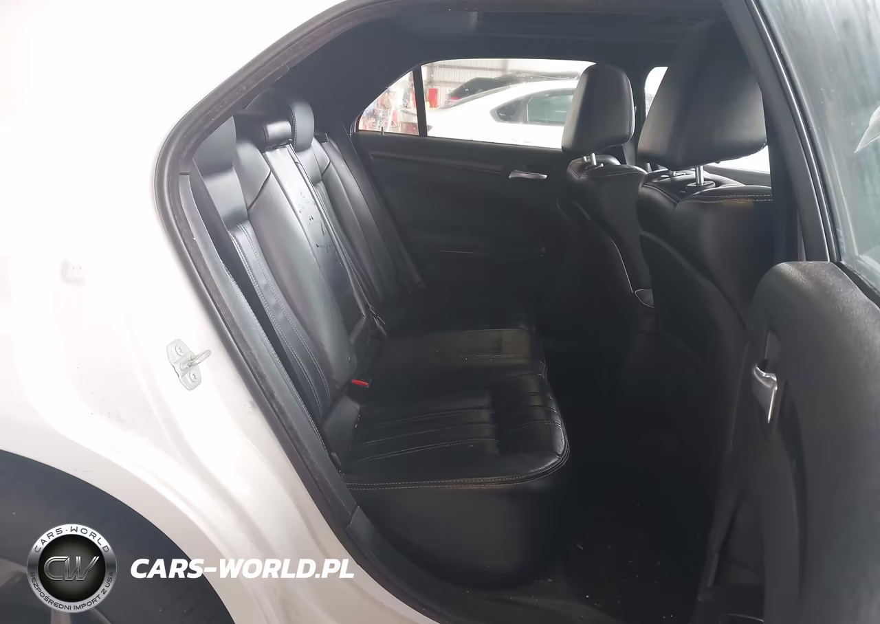 2016 Chrysler 300 300S VIN:2C3CCAGG2GH161912 - 8