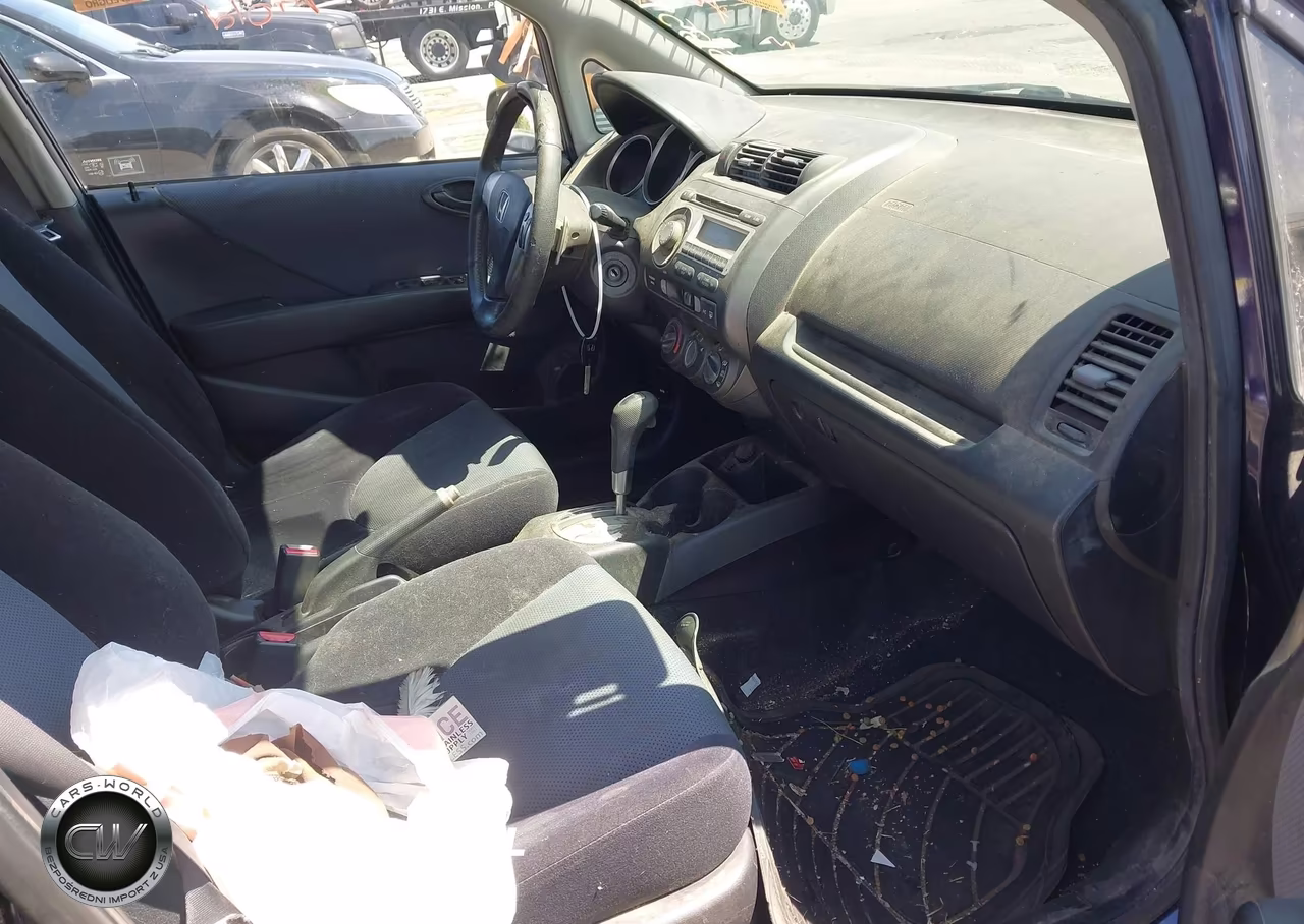 2008 Honda Fit Sport VIN:JHMGD38658S038321 - 5