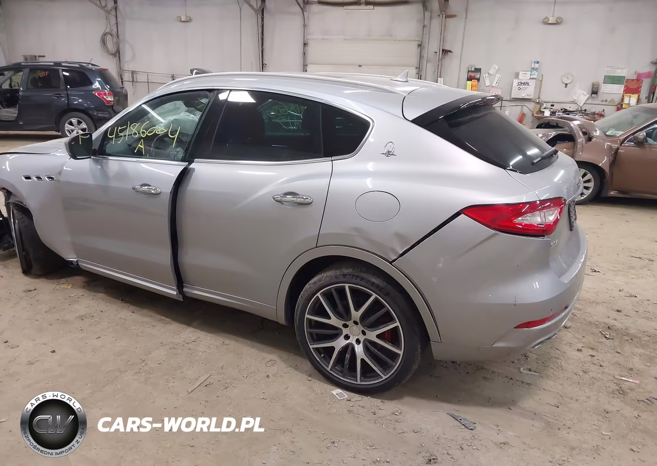 2017 Maserati Levante S VIN:ZN661YUL8HX252137 - 3
