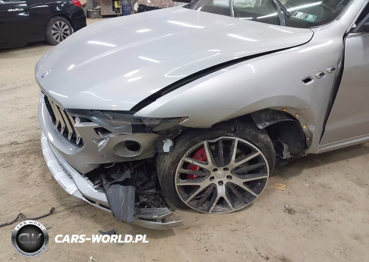 2017 Maserati Levante S VIN:ZN661YUL8HX252137 - 6