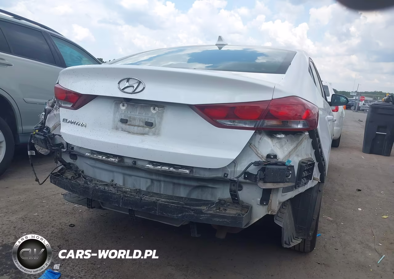 2018 Hyundai Elantra Value Edition VIN:5NPD84LF3JH401483 - 16