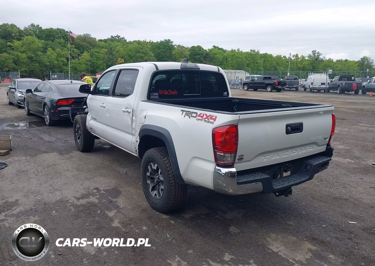 2017 Toyota Tacoma Trd Off Road VIN:3TMCZ5AN9HM048700 - 3