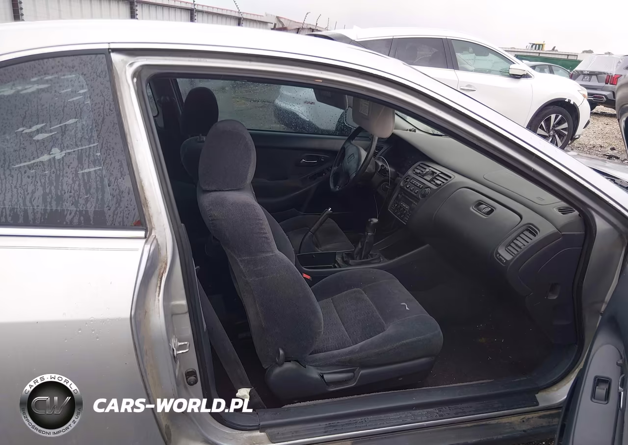 2000 Honda Accord 2.3 Lx VIN:1HGCG3148YA008818 - 5