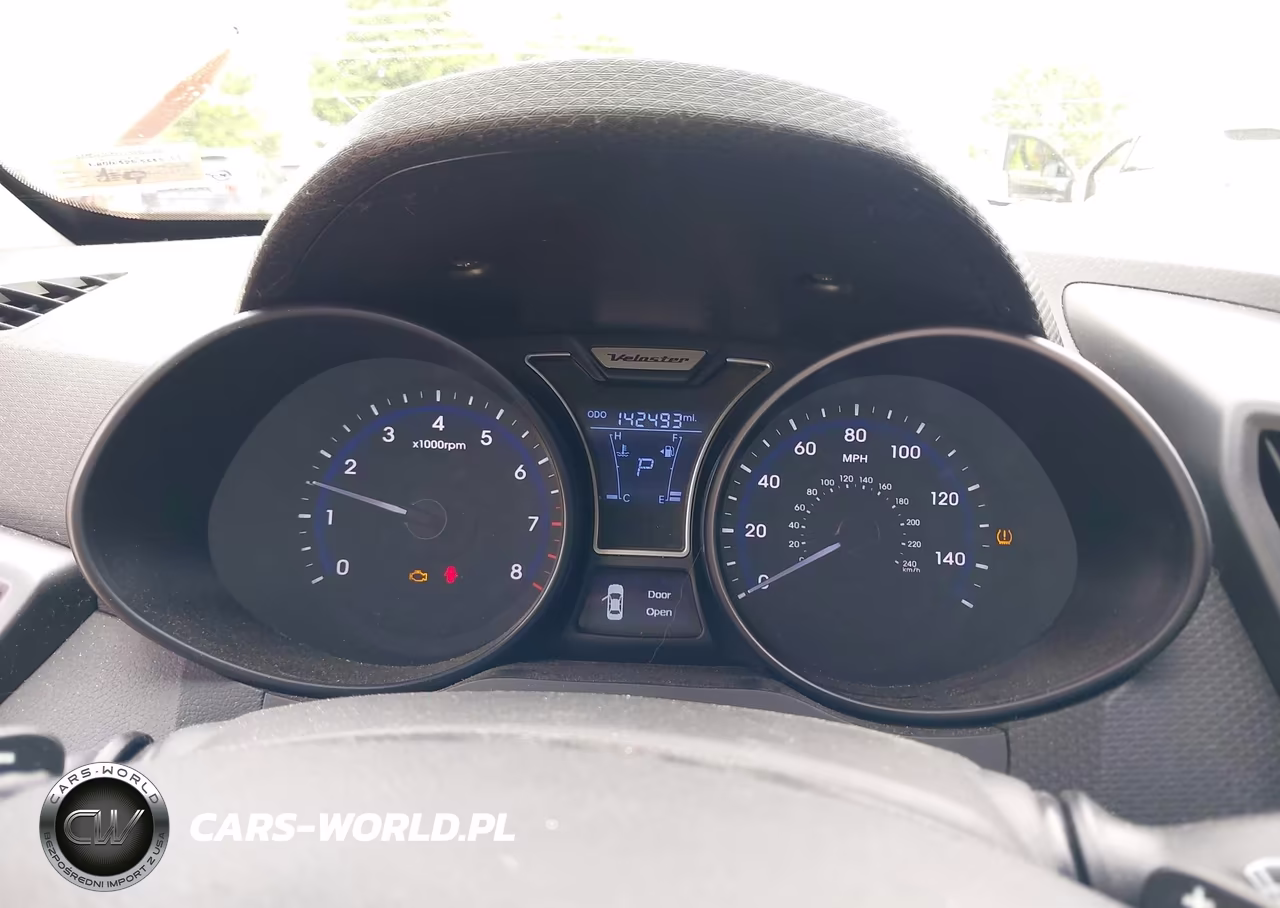 2013 Hyundai Veloster Turbo W-Black VIN:KMHTC6AE3DU104428 - 7