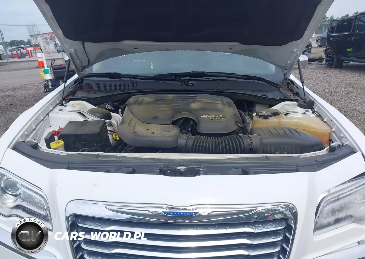 2012 Chrysler 300 Limited VIN:2C3CCACGXCH188551 - 10