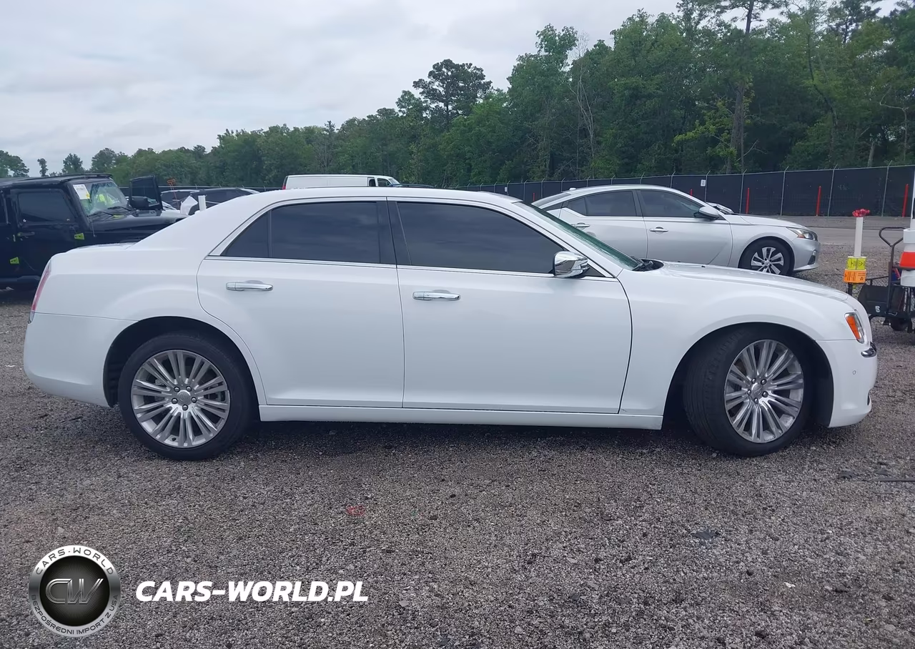 2012 Chrysler 300 Limited VIN:2C3CCACGXCH188551 - 14