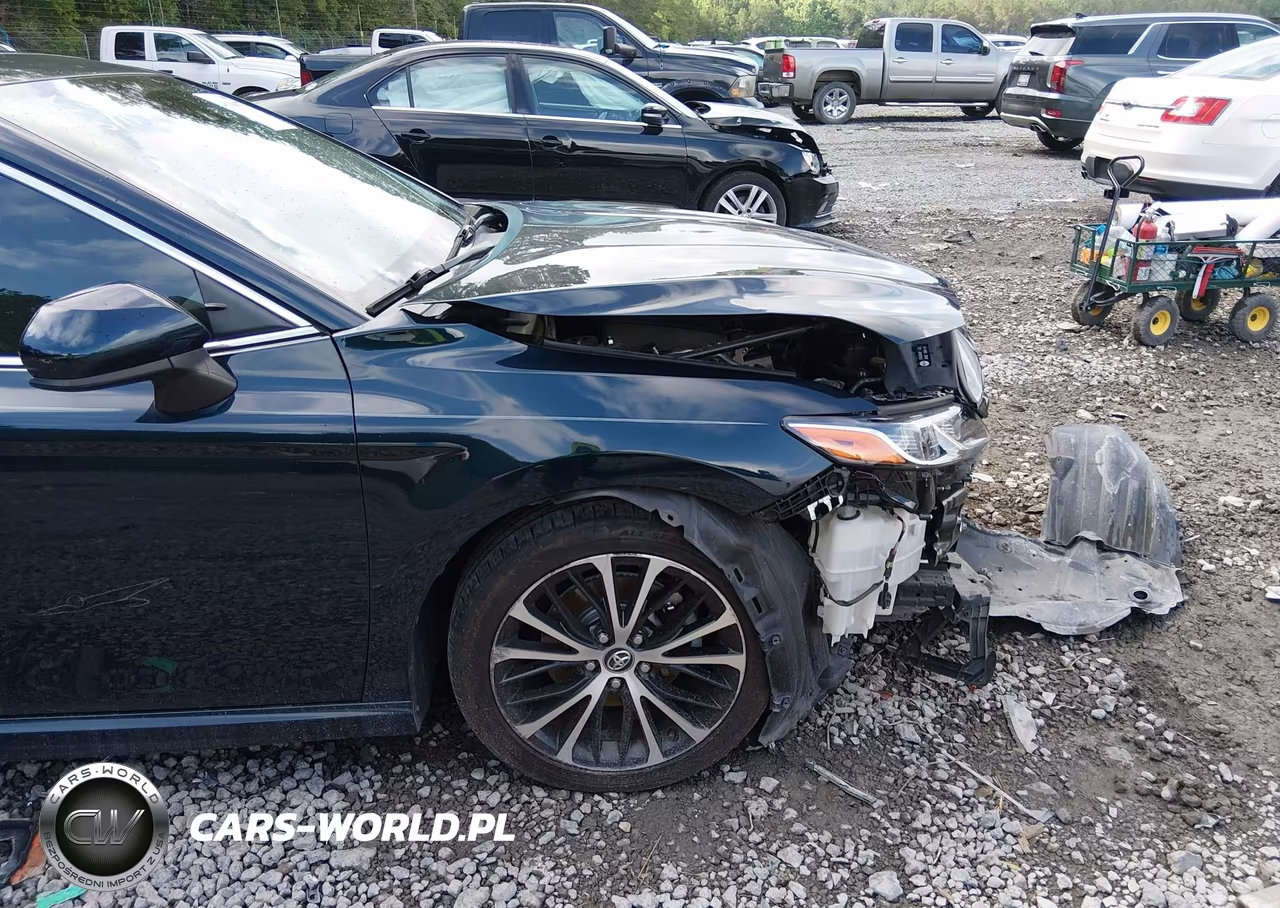 2020 Toyota Camry Se VIN:4T1G11AK7LU878552 - 18