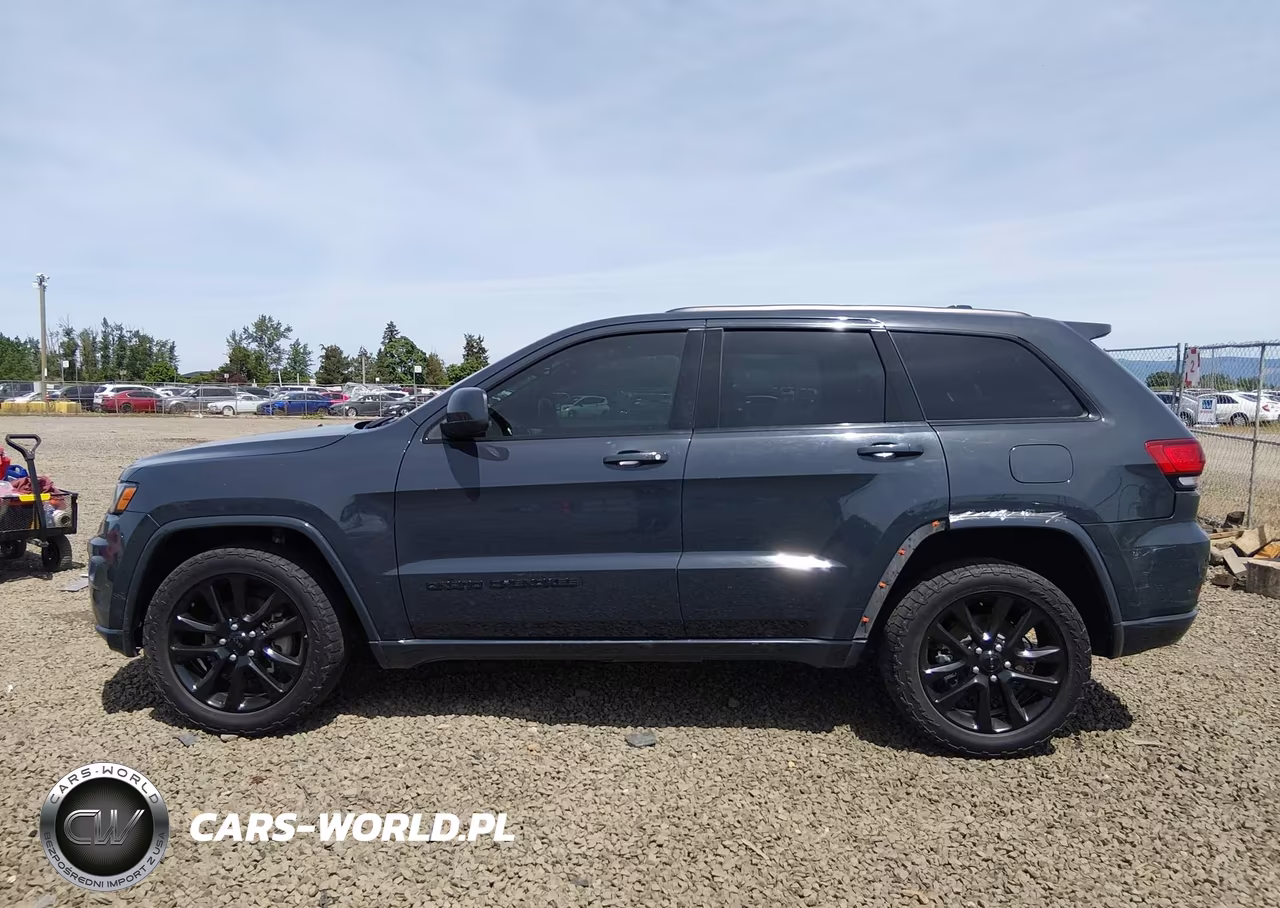 2018 Jeep Grand Cherokee Altitude 4X4 VIN:1C4RJFAG0JC299136 - 15