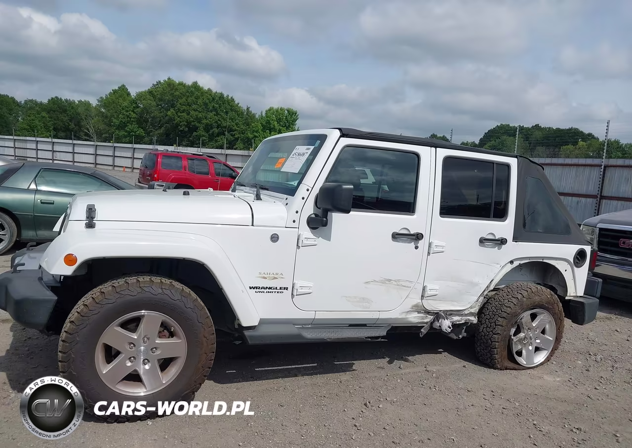 2011 Jeep Wrangler Unlimited Sahara VIN:1J4BA5H11BL627186 - 14