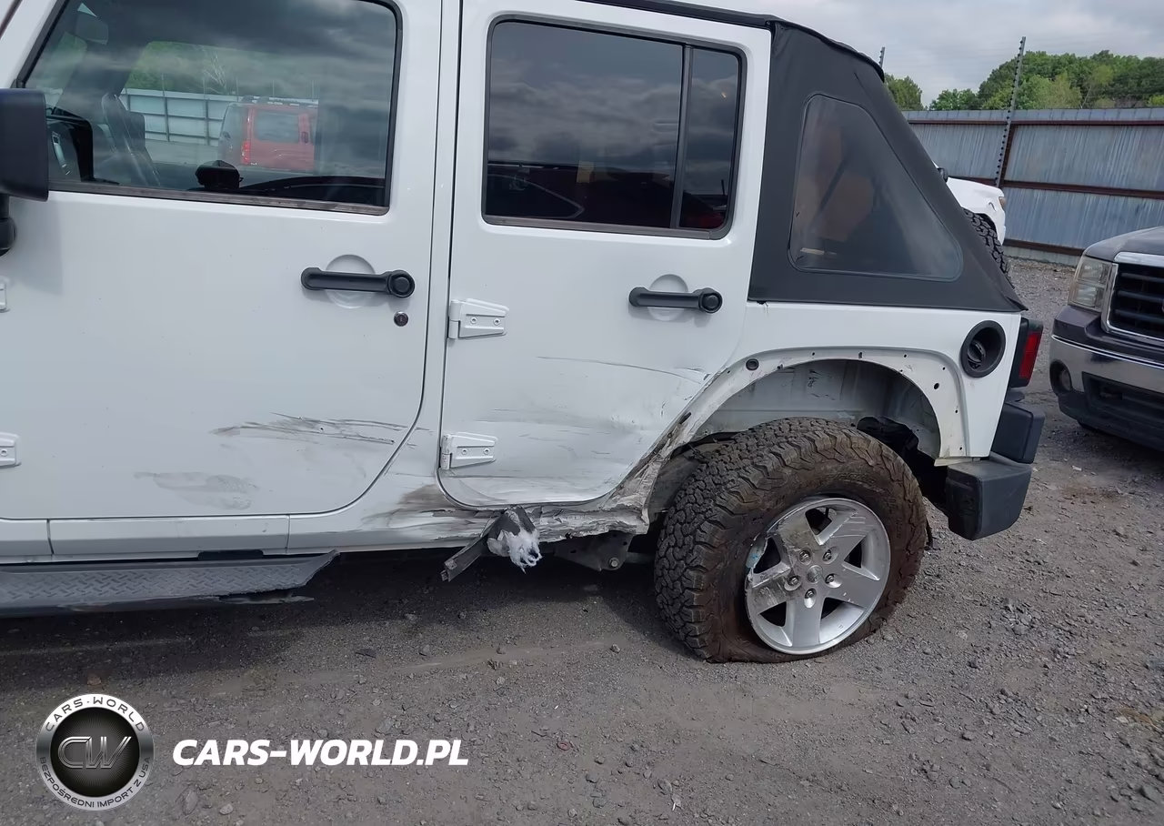 2011 Jeep Wrangler Unlimited Sahara VIN:1J4BA5H11BL627186 - 6