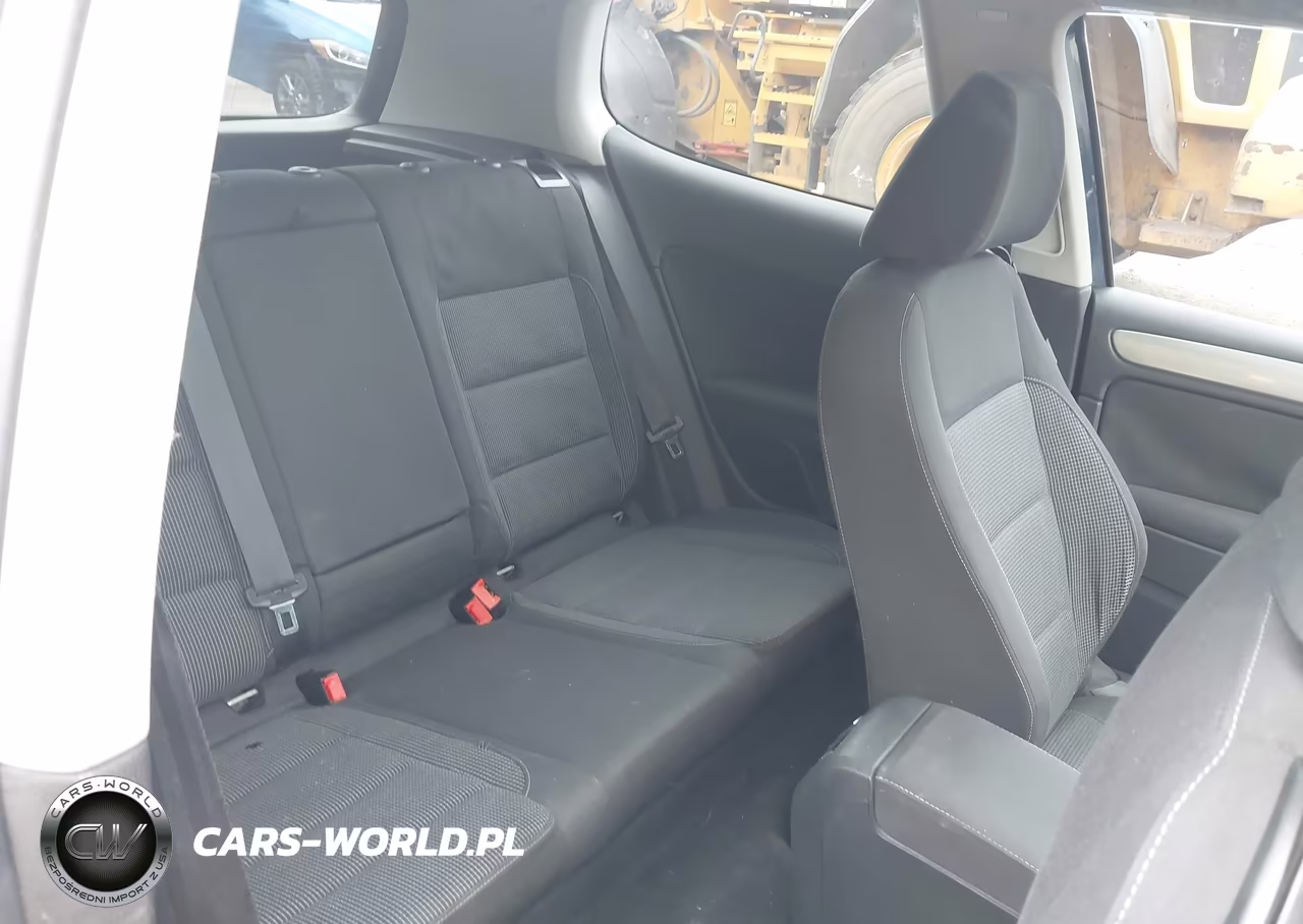 2011 Volkswagen Golf Tdi 2-Door VIN:WVWMM7AJ0BW176617 - 8