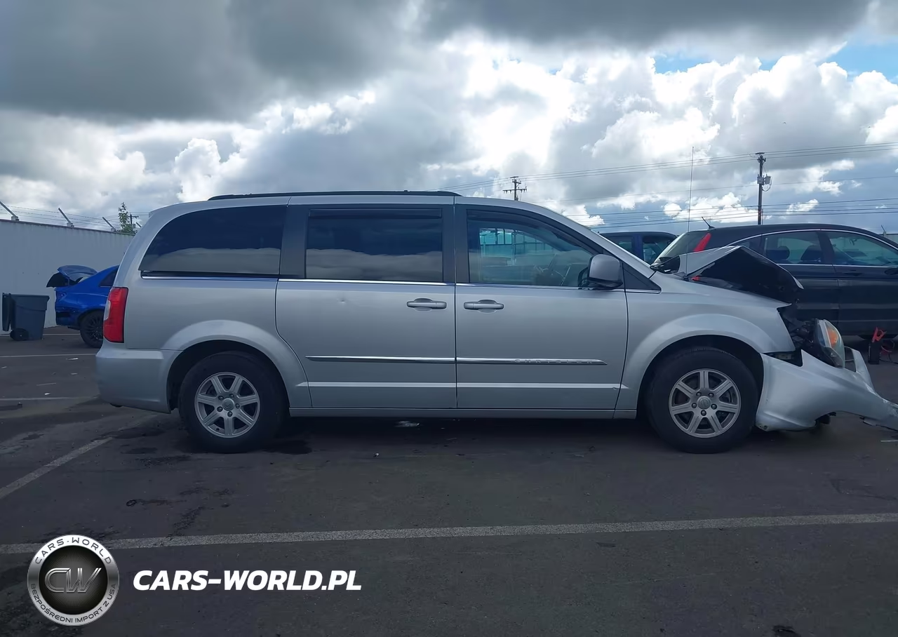 2011 Chrysler Town & Country Touring VIN:2A4RR5DG8BR723468 - 13