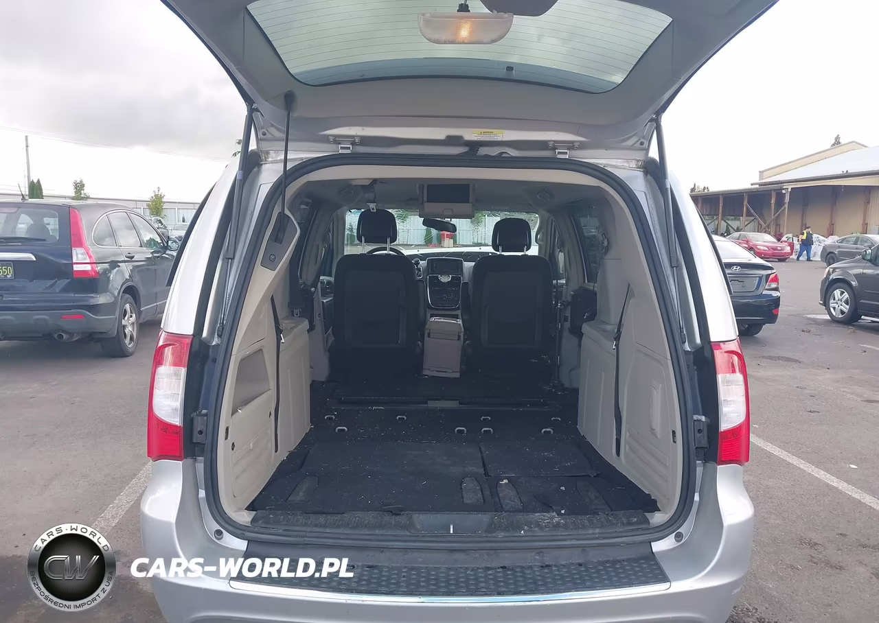 2011 Chrysler Town & Country Touring VIN:2A4RR5DG8BR723468 - 20