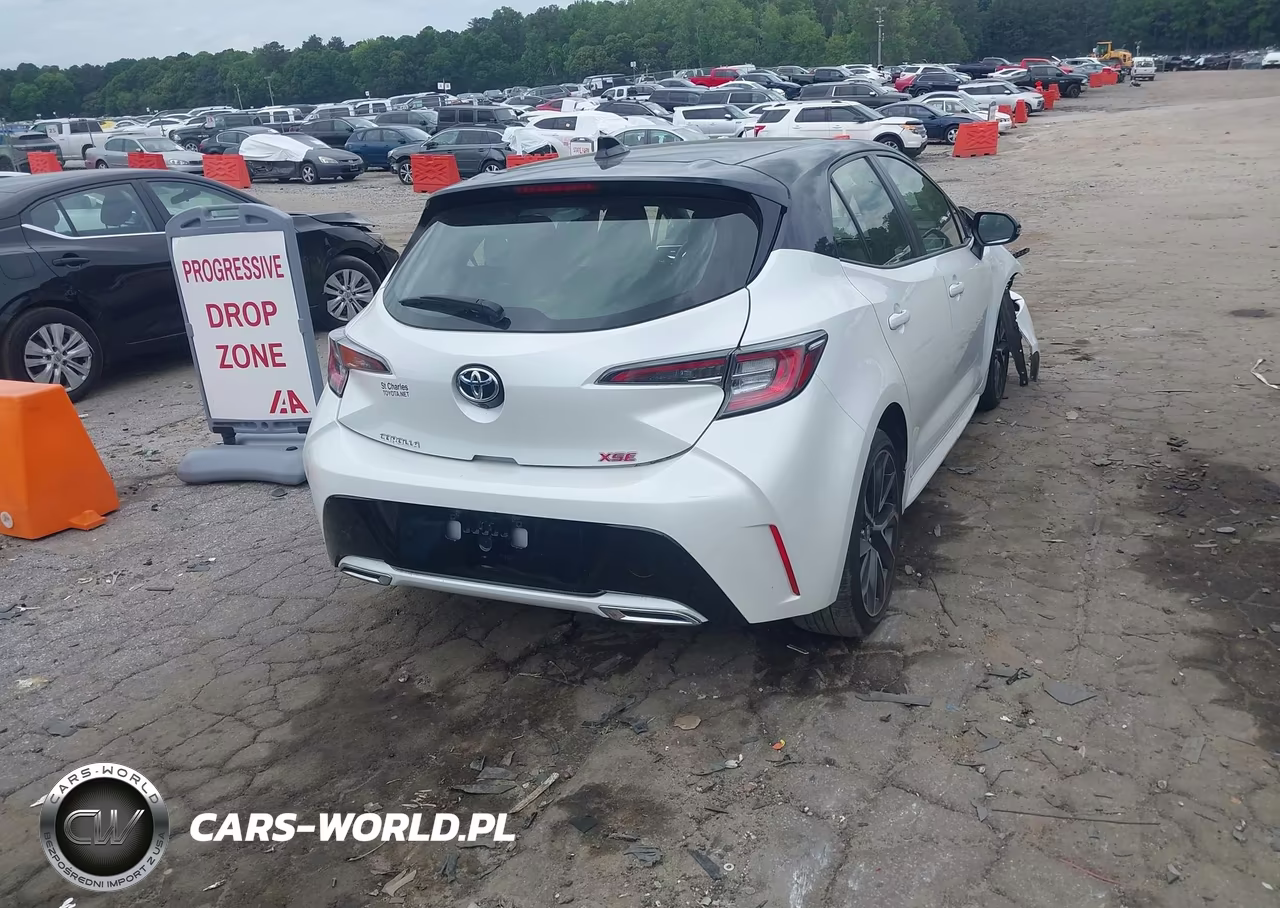 2021 Toyota Corolla Xse VIN:JTNC4MBE2M3111599 - 4