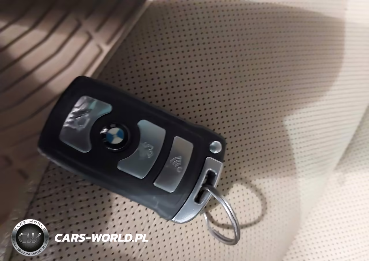 2006 BMW 750Li VIN:WBAHN83596DT39493 - 11