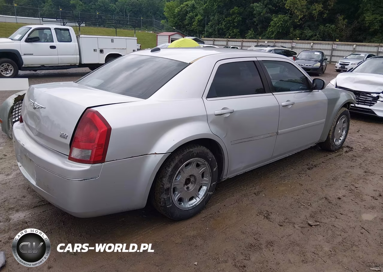 2005 Chrysler 300 Touring VIN:2C3JA53G65H180258 - 4