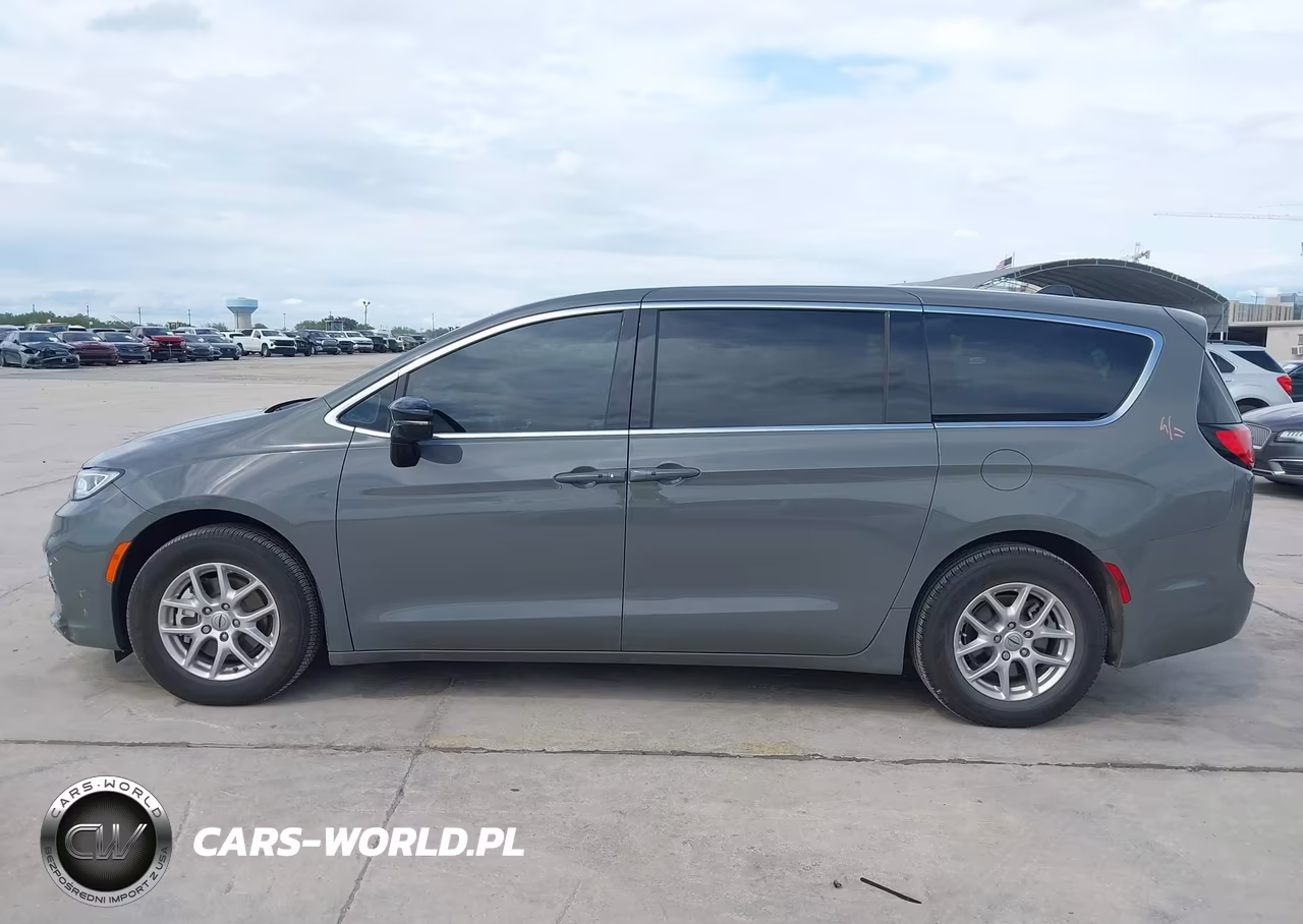 2025 Chrysler Pacifica Select VIN:2C4RC1BG0SR558096 - 14