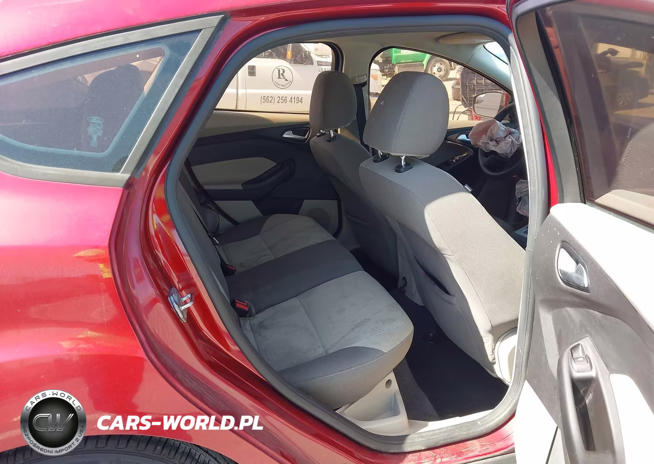 2014 Ford Focus Se VIN:1FADP3K21EL399445 - 8