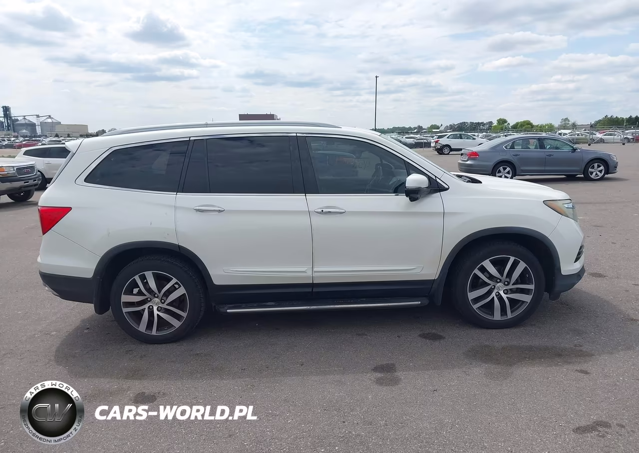 2016 Honda Pilot Touring VIN:5FNYF6H99GB042573 - 13