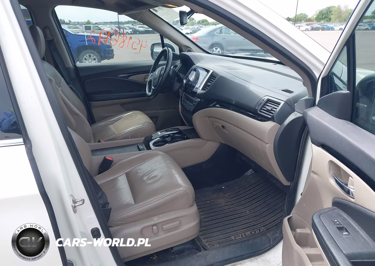 2016 Honda Pilot Touring VIN:5FNYF6H99GB042573 - 5