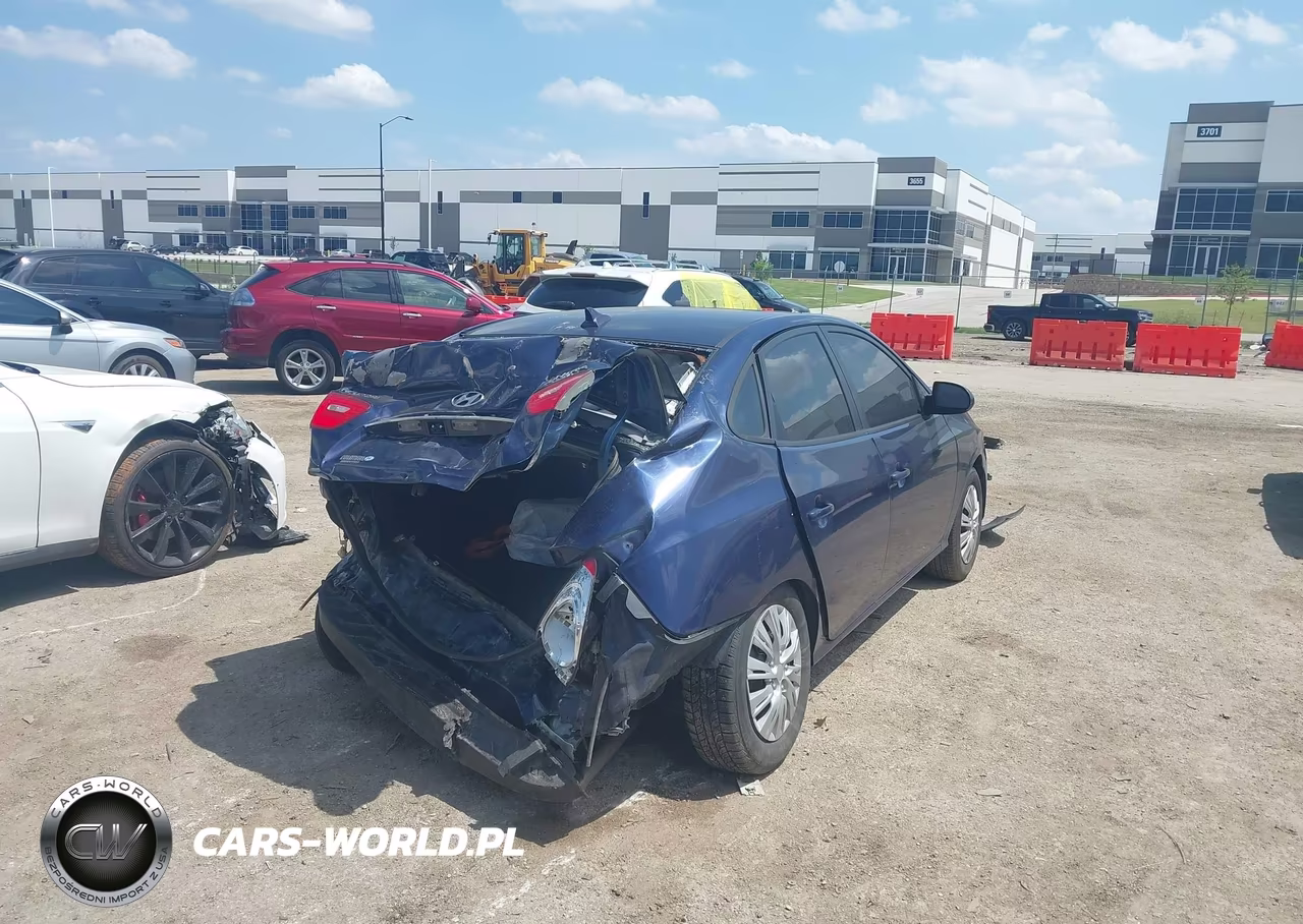 2010 Hyundai Elantra Gls VIN:KMHDU4AD3AU830573 - 4