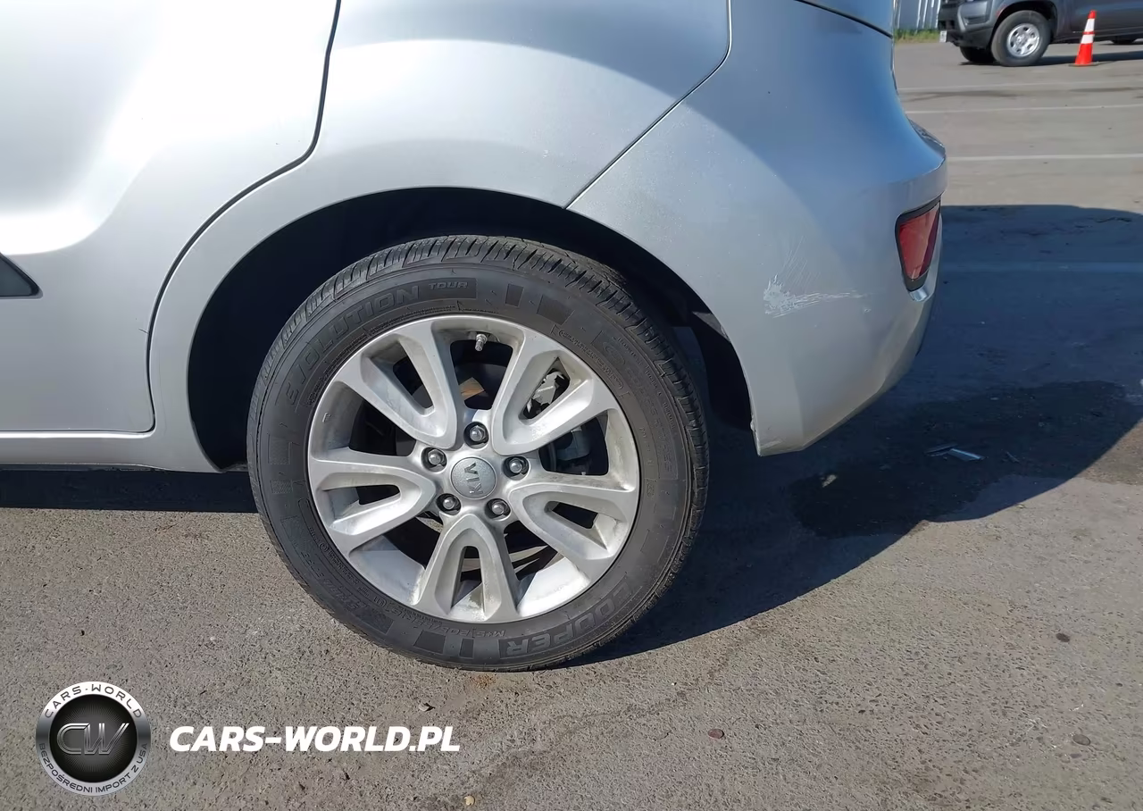 2013 Kia Soul + VIN:KNDJT2A64D7755045 - 13