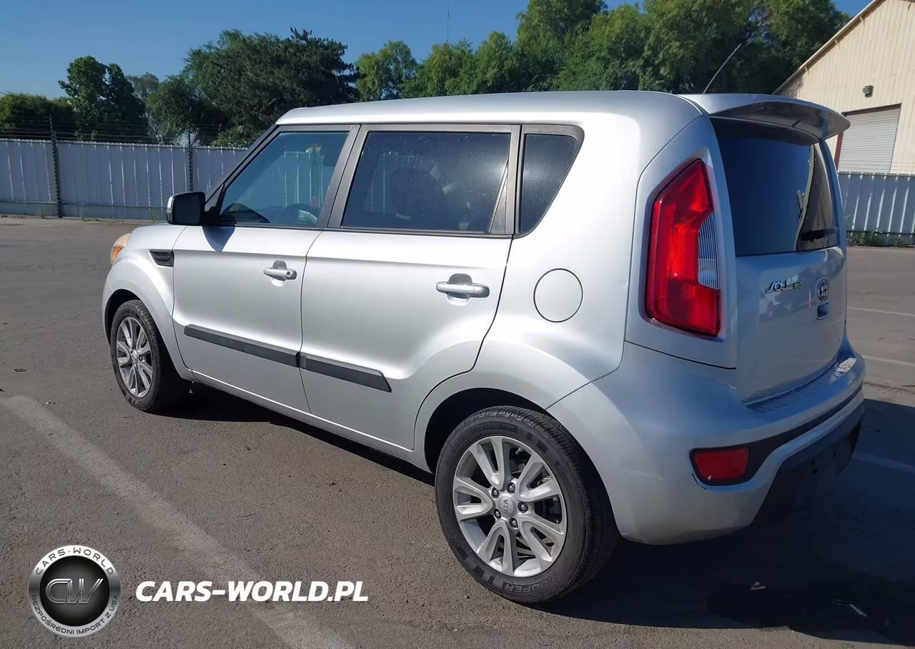 2013 Kia Soul + VIN:KNDJT2A64D7755045 - 3