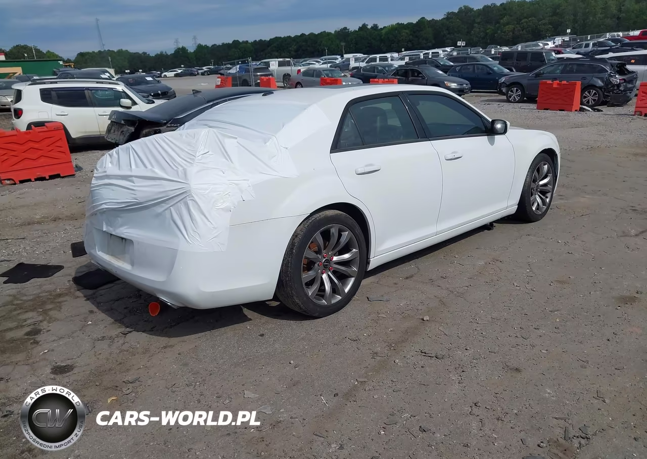 2014 Chrysler 300 300S VIN:2C3CCABG3EH361265 - 4