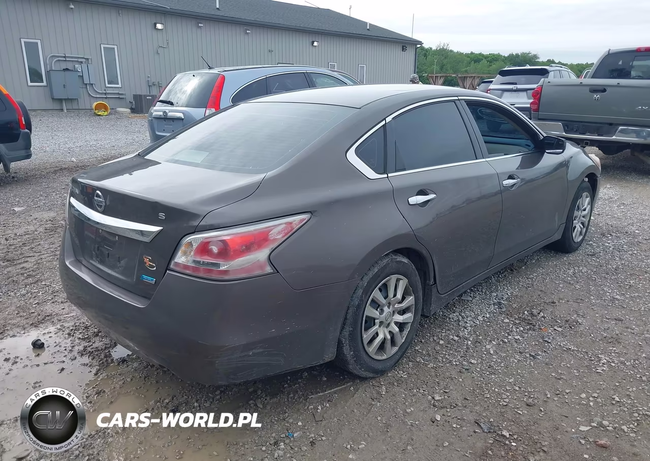 2014 Nissan Altima 2.5 S VIN:1N4AL3AP4EC104771 - 4