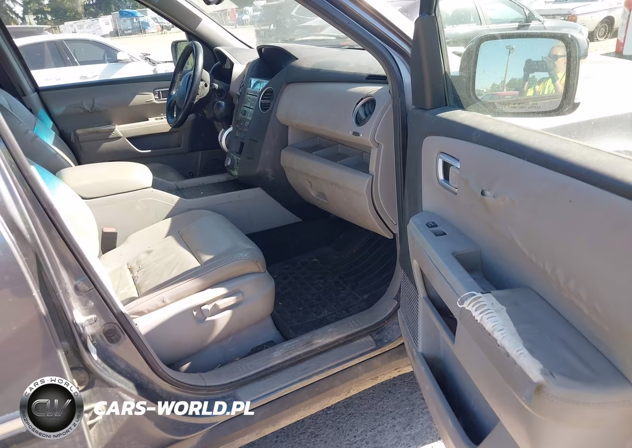 2010 Honda Pilot Touring VIN:5FNYF4H98AB019989 - 5