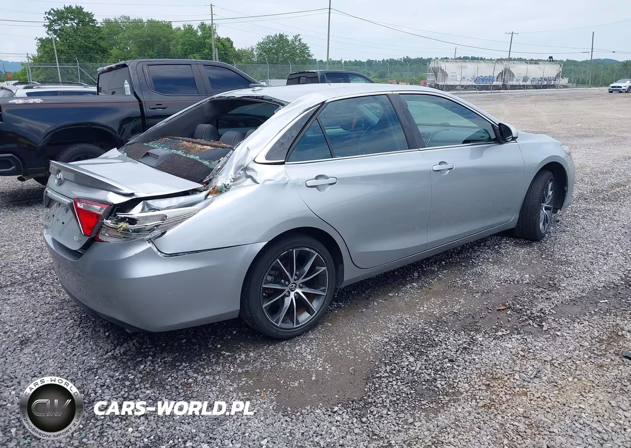 2016 Toyota Camry Xse VIN:4T1BF1FK0GU234675 - 4