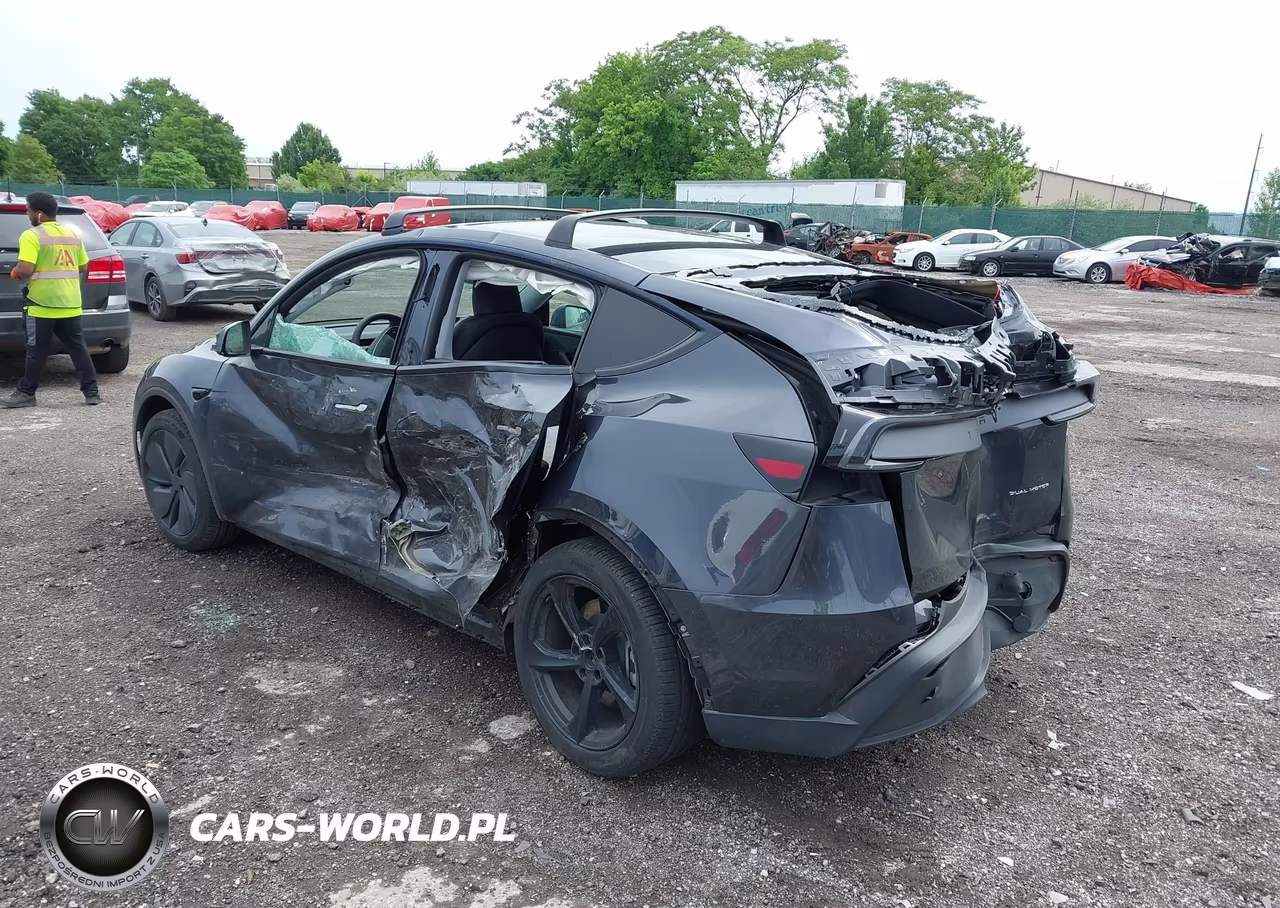 2026 Tesla Model Y All-Wheel Drive-Long Range Launch Series-Premium VIN:7SAYGDEE1TA384872 - 3
